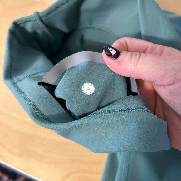 Lululemon In Movement 7/8 Tight *Everlux 25" Size 4 Frosted Pine Blue Green - Picture 6 of 6